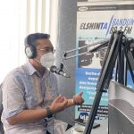 Ketua DPRD Kota Bandung, Tedy Rusmawan, menjadi narasumber di Radio Elshinta Bandung membahas perencanaan pusat kota di Kota Bandung, Kamis, (27/1/2022). Satria/Humpro DPRD Kota Bandung.